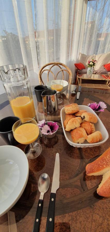 Appartement Entier Au Dessus De Villa, Climatisation Reversible Poele A Bois Tres Chaleureux , Wi Fi Parking Privee Gratuit Situation 500 M, Plage Et Centre Ville Sanary-sur-Mer Εξωτερικό φωτογραφία