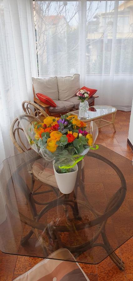 Appartement Entier Au Dessus De Villa, Climatisation Reversible Poele A Bois Tres Chaleureux , Wi Fi Parking Privee Gratuit Situation 500 M, Plage Et Centre Ville Sanary-sur-Mer Εξωτερικό φωτογραφία