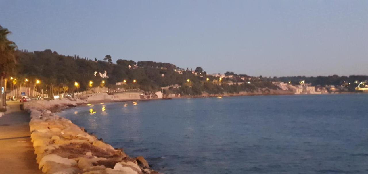 Appartement Entier Au Dessus De Villa, Climatisation Reversible Poele A Bois Tres Chaleureux , Wi Fi Parking Privee Gratuit Situation 500 M, Plage Et Centre Ville Sanary-sur-Mer Εξωτερικό φωτογραφία