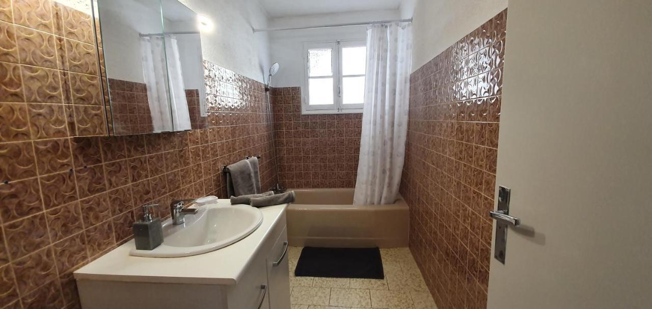 Appartement Entier Au Dessus De Villa, Climatisation Reversible Poele A Bois Tres Chaleureux , Wi Fi Parking Privee Gratuit Situation 500 M, Plage Et Centre Ville Sanary-sur-Mer Εξωτερικό φωτογραφία