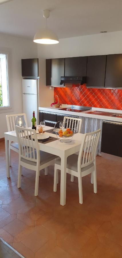 Appartement Entier Au Dessus De Villa, Climatisation Reversible Poele A Bois Tres Chaleureux , Wi Fi Parking Privee Gratuit Situation 500 M, Plage Et Centre Ville Sanary-sur-Mer Εξωτερικό φωτογραφία