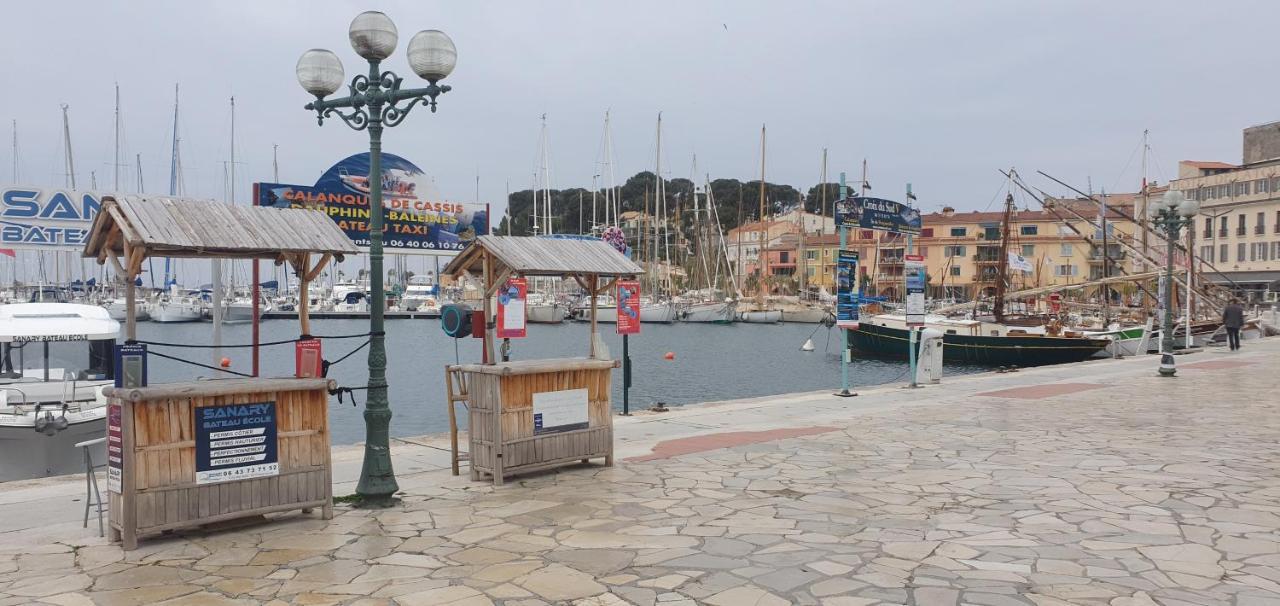 Appartement Entier Au Dessus De Villa, Climatisation Reversible Poele A Bois Tres Chaleureux , Wi Fi Parking Privee Gratuit Situation 500 M, Plage Et Centre Ville Sanary-sur-Mer Εξωτερικό φωτογραφία
